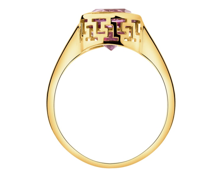 8 K Yellow Gold Ring with Synthetic Corundum