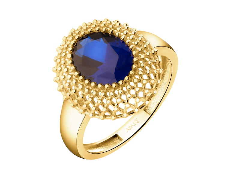 8 K Yellow Gold Ring with Synthetic Sapphire