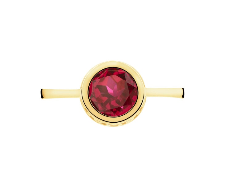 8 K Yellow Gold Ring with Synthetic Corundum