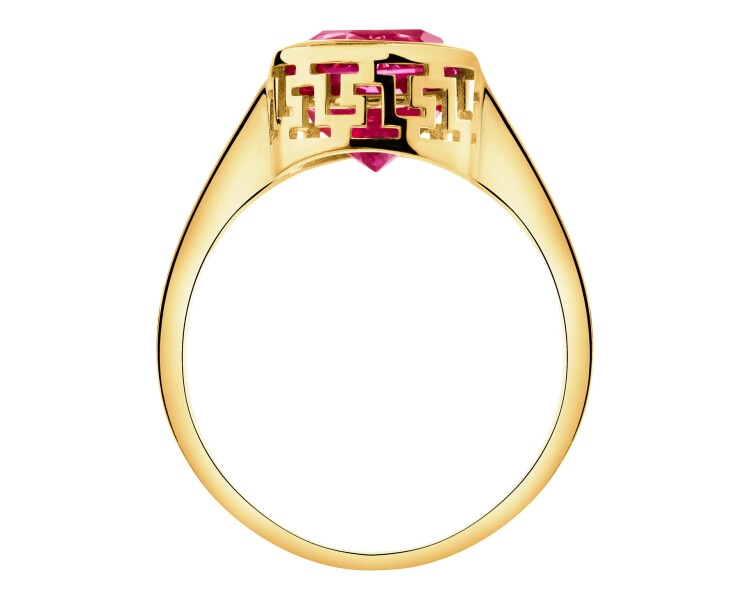 8 K Yellow Gold Ring with Synthetic Corundum