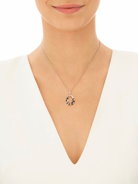 Stříbrný přívěsek se zirkony