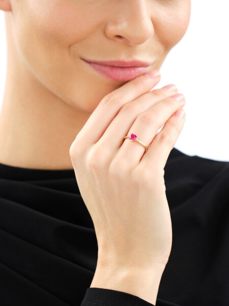 Pierścionek z żółtego złota z diamentami i rubinem syntetycznym - serce - próba 375