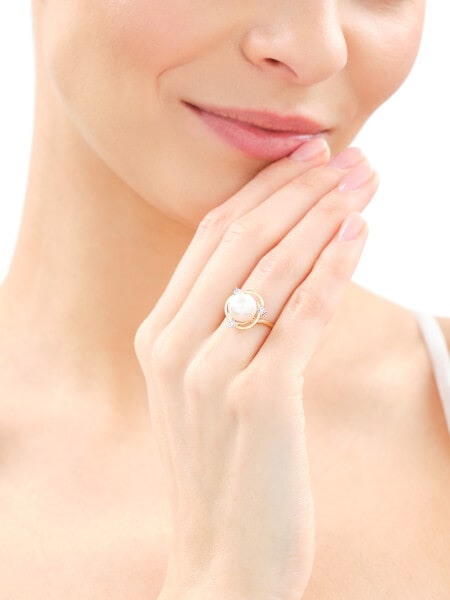 Pierścionek z żółtego złota z brylantami i perłą - próba 375