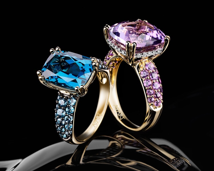 Pierścionek z żółtego złota z brylantami i topazami London Blue - próba 585