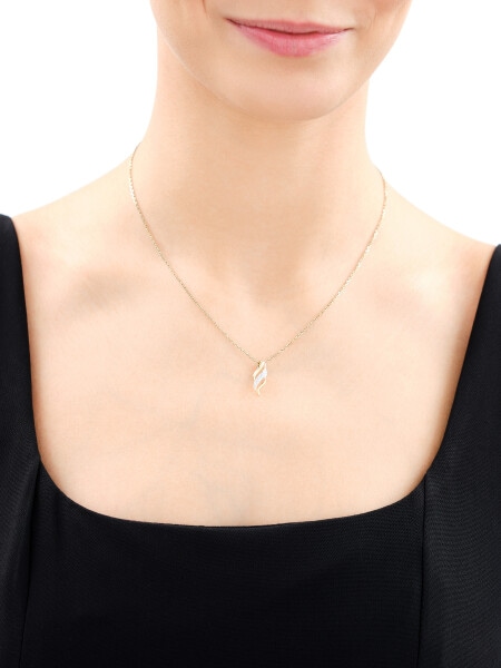 Zlatý přívěsek s diamanty - 0,05 ct - ryzost 585