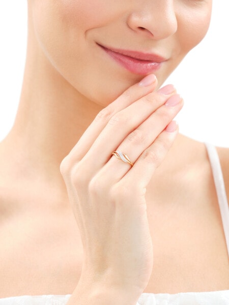 Zlatý prsten s diamanty - 0,06 ct - ryzost 585