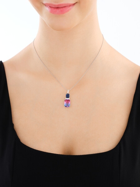 Stříbrný přívěsek se zirkony a broušeným sklem