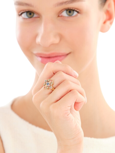 Złoty pierścionek z cyrkoniami - rozeta