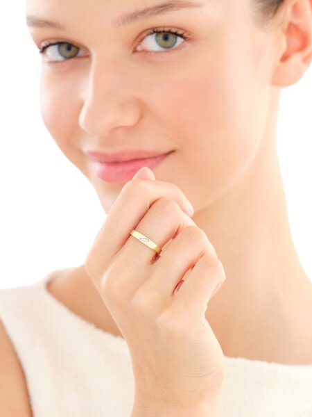 Złoty pierścionek z cyrkoniami