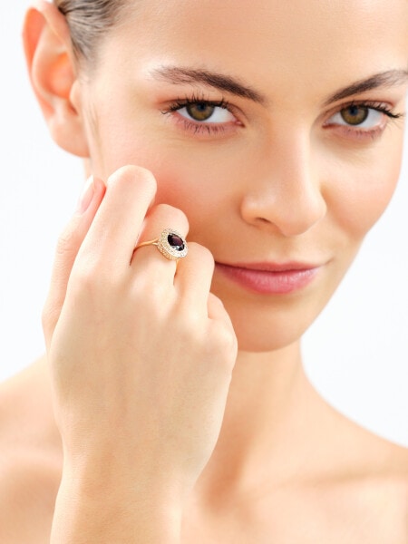 9 K Yellow Gold Ring with Garnet