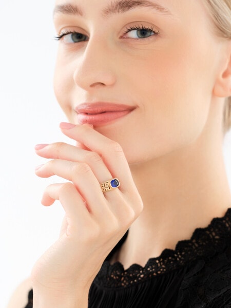 Złoty pierścionek z cyrkonią