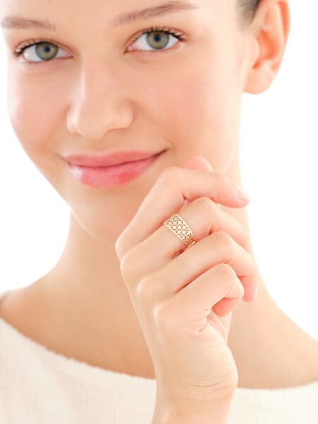 14 K Yellow Gold Band Ring