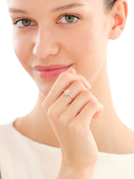 14 K Yellow Gold Ring with Cubic Zirconia