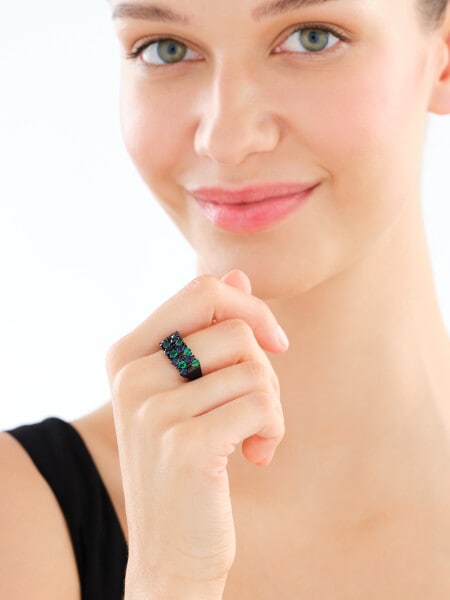 Stříbrný prsten se zirkony