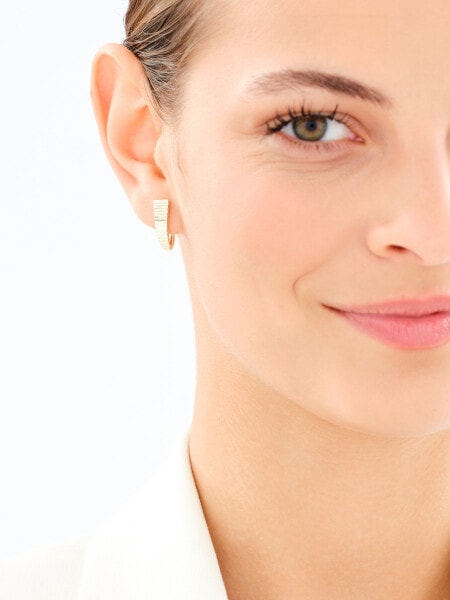 9 K Yellow Gold Earrings 