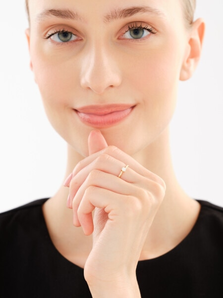 14 K Yellow Gold Ring with Diamond - 0,13 ct - fineness 14 K