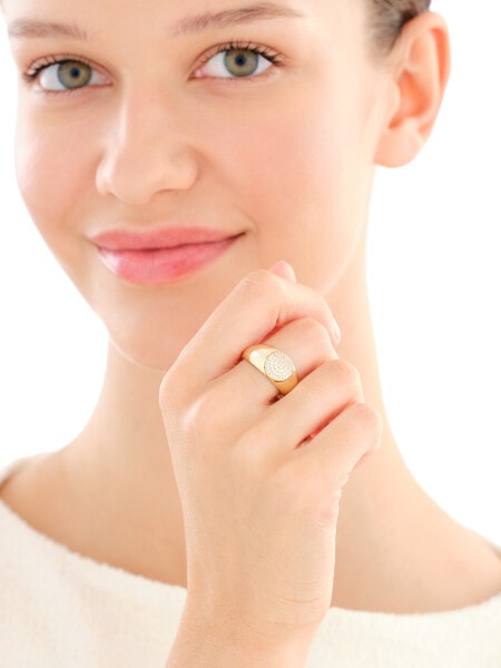 Złoty pierścionek z cyrkoniami