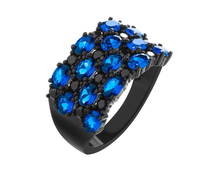 Stříbrný prsten se zirkony