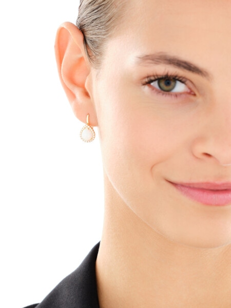 14 K Yellow Gold Dangling Earring