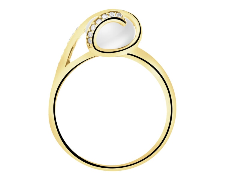 8 K Yellow Gold Ring with Pearl
