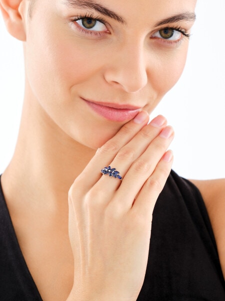 Stříbrný prsten se zirkony