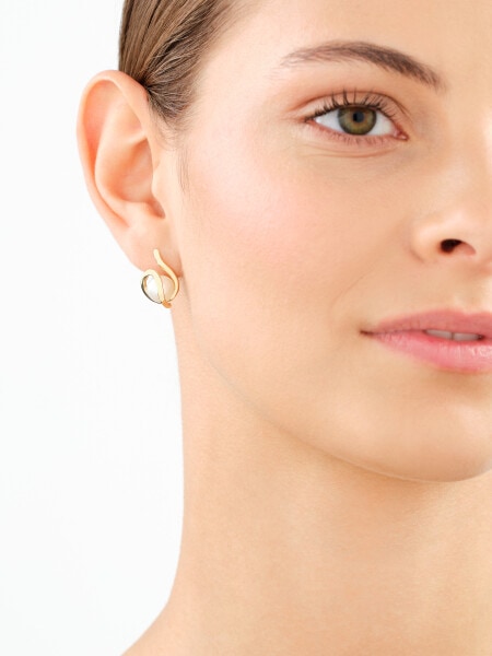 Złote kolczyki z perłami