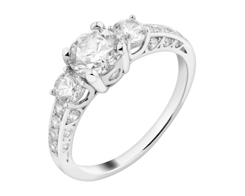 Stříbrný prsten se zirkony