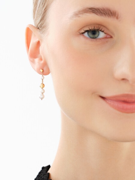 Złote kolczyki z perłami