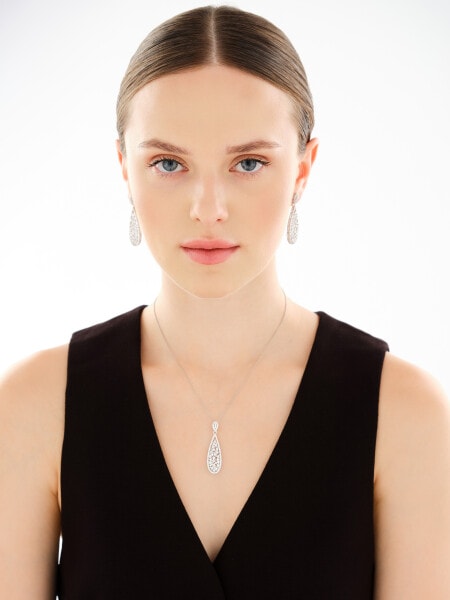 Stříbrný přívěsek se zirkony