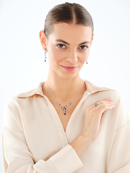 Stříbrný náhrdelník se zirkony