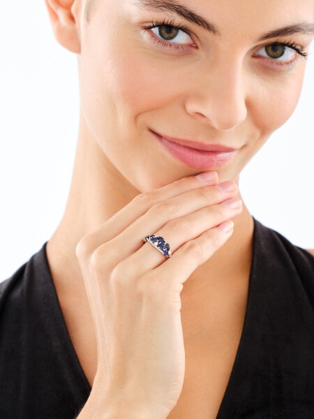 Stříbrný prsten se zirkony