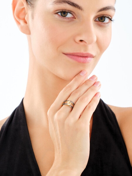 Stříbrný prsten se zirkony