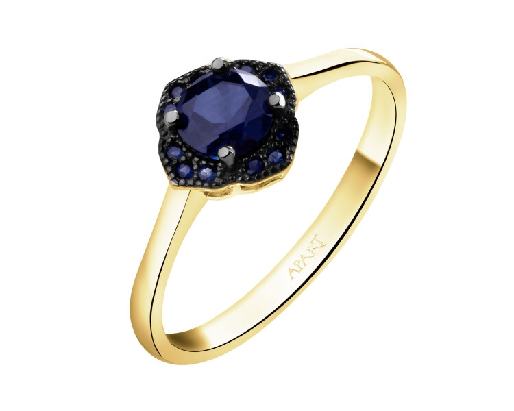 Złoty pierścionek z szafirami syntetycznymi