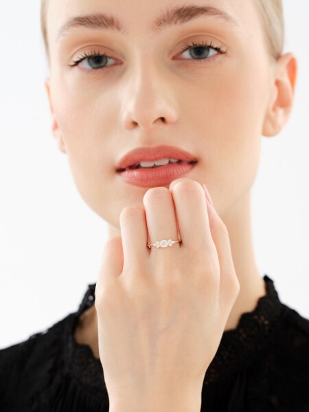 Zlatý prsten se zirkony