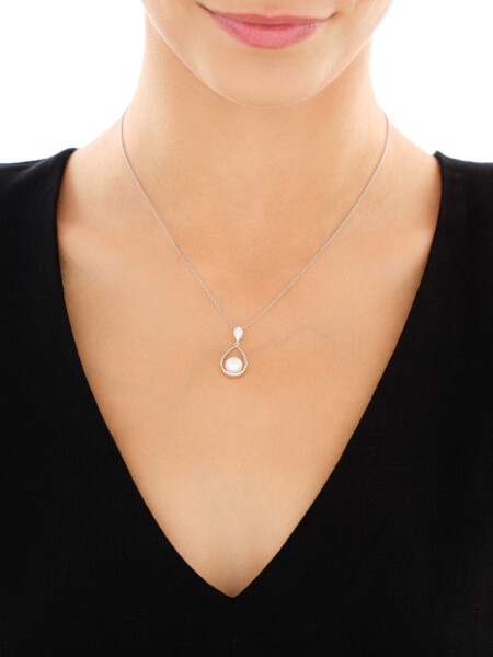 Stříbrný přívěsek s perlou a zirkony