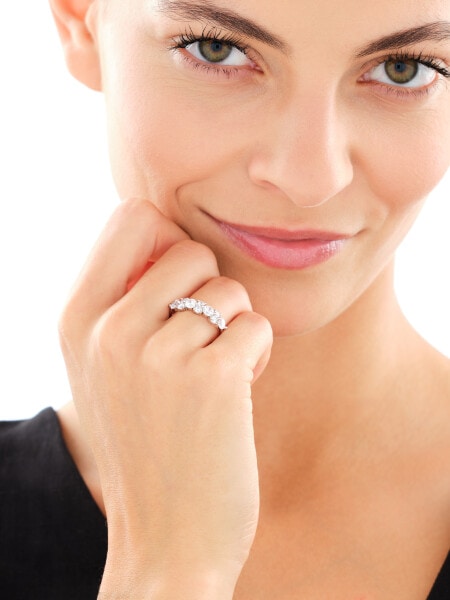 Stříbrný prsten se zirkony