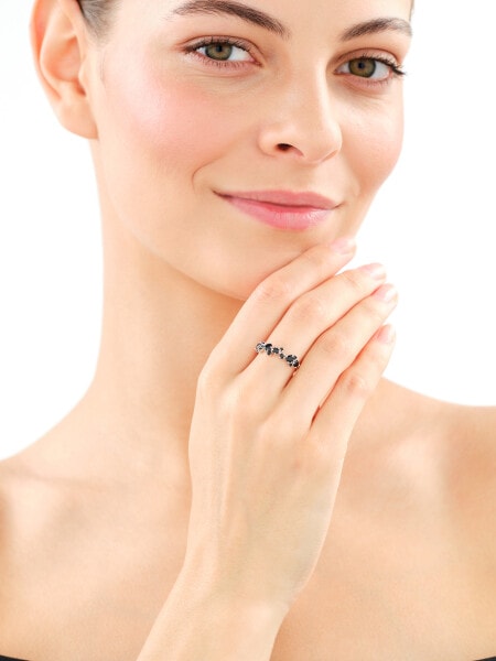 Stříbrný prsten se zirkony