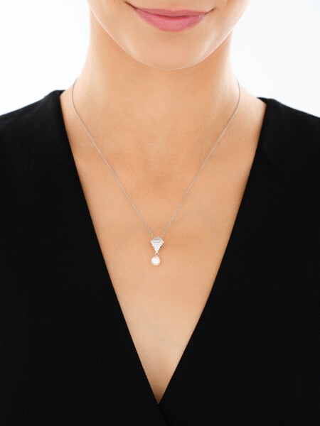 Stříbrný přívěsek s perlou a zirkony