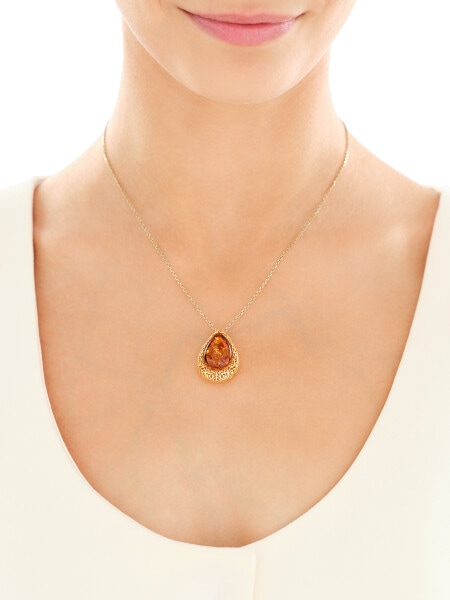 Stříbrný přívěsek s jantarem