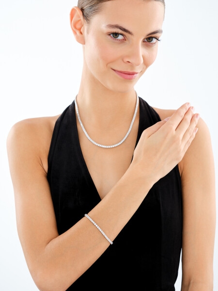 Stříbrný přívěsek se zirkony