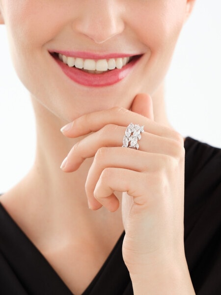 Stříbrný prsten se zirkony