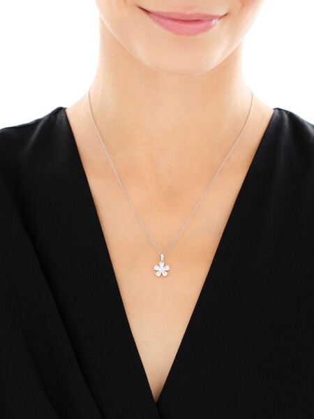 Stříbrný přívěsek se zirkony - květ