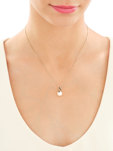 Zlatý přívěsek s diamanty a perlou - ryzost 585