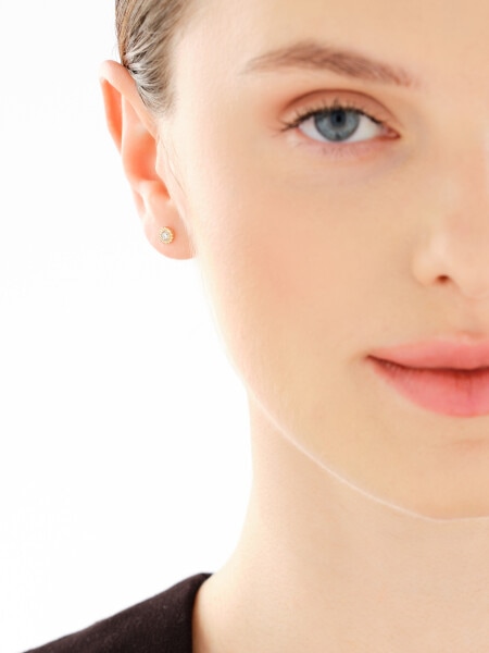 Kolczyki z żółtego złota z brylantami - 0,05 ct - próba 375