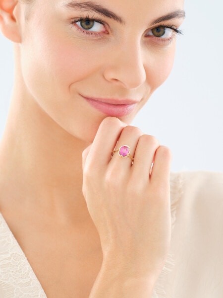 Złoty pierścionek z topazem