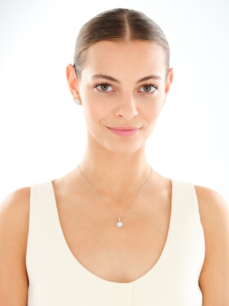 Stříbrný přívěsek se zirkony