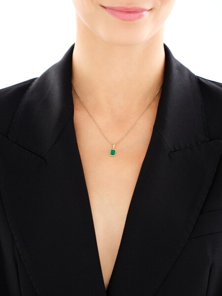 8 K Yellow Gold Pendant with Agate