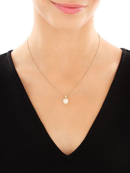 14 K Yellow Gold Pendant with Mother Of Pearl