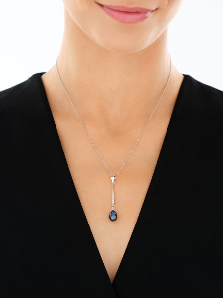 Stříbrný přívěsek se zirkony a perlou