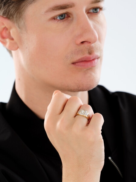 Zlatý pečetní prsten se zirkonem